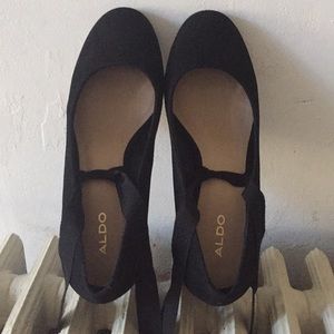 Aldo Black Heels with Ribbon Ties Size 8.5
